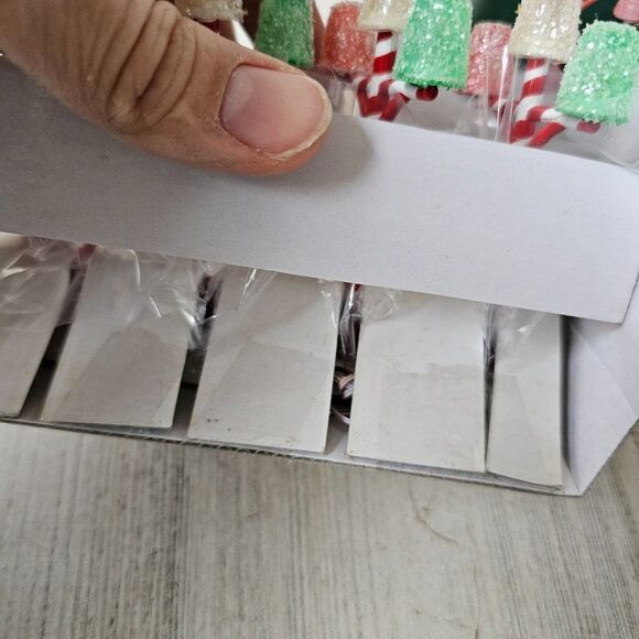 Dept 56 52966 gumdrop Street lamp New village candy Xmas light up decor vintage - Picture 4 of 4